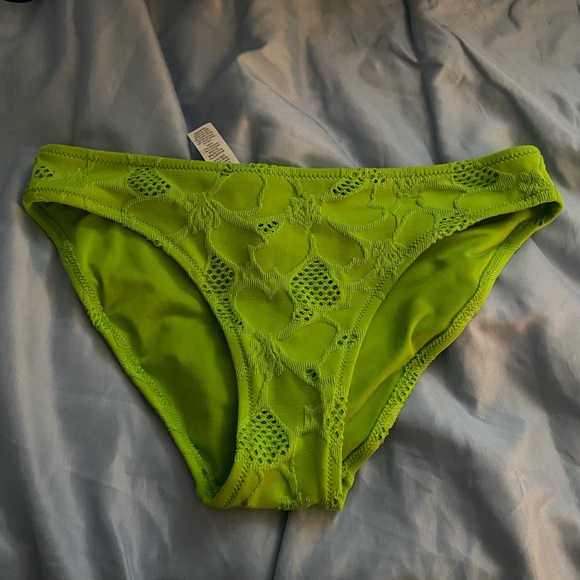 Bathing suit bottoms - Picture 3 of 4